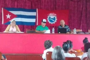 Capacitan dirigentes sindicales sobre las transformaciones sociales y económicas