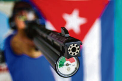 Bronce por equipos en pistola de aire a 10 metros