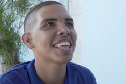 Cristopher, el recepcionista sonriente