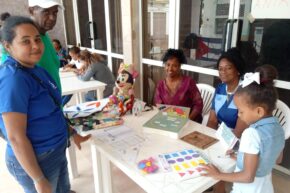 Fiesta comunitaria en el barrio