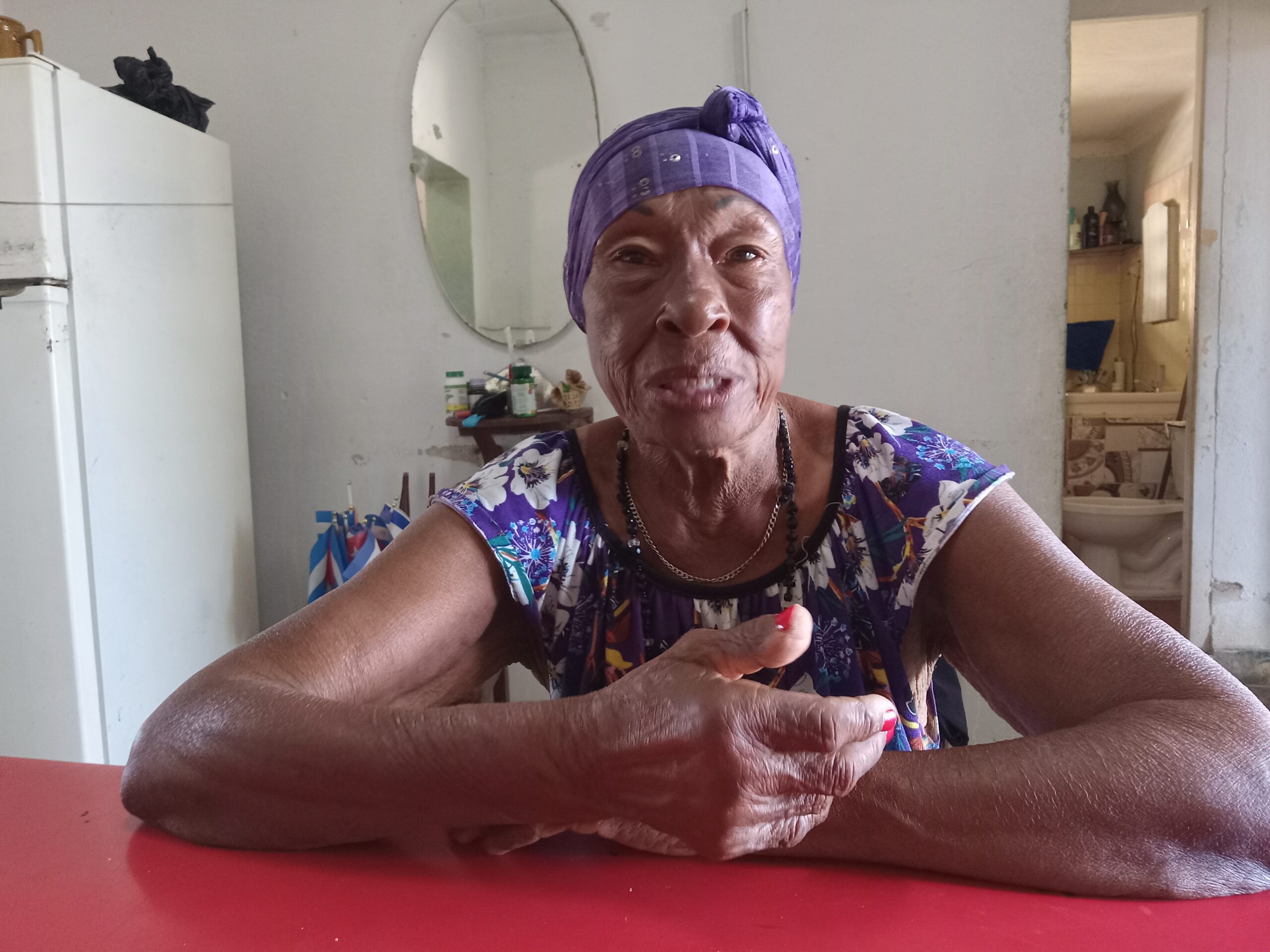 A sus 83 años La China asegura que nunca tuvo ni una multa en su trayectoria como conductora. Foto: Yudaisis Moreno Benítez