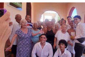 Entre abuelos, décimas y Cuba